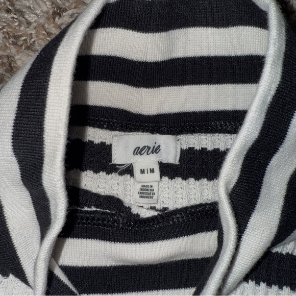 Aerie Black & White Striped Cropped Sweater 🖤 - Picture 3 of 3